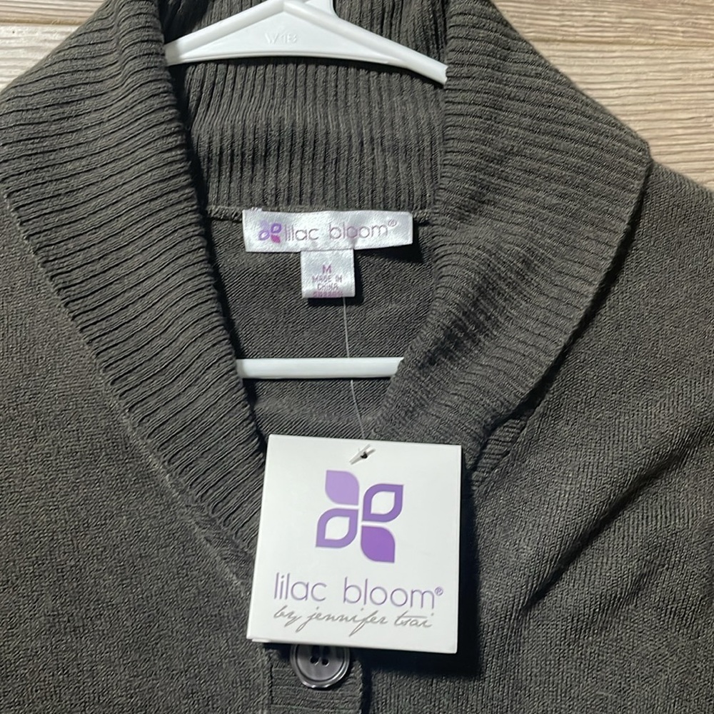 NWTG Lilac Bloom Buttoned women's long sleeve sweater, Size M - Picture 6 of 9